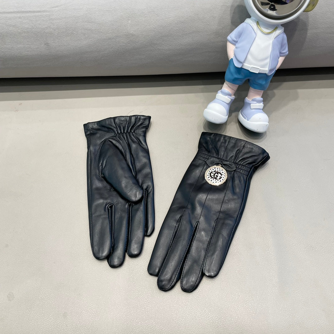 CLASSIC TOUCHSCREEN GLOVES IN BLACK SHEEPSKIN 427387