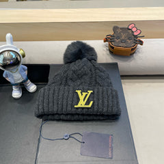 KNITTED BEANIE HAT IN BLACK WOOL AND LAMB FUR 430044