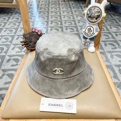 BUCKET HAT IN PASTEL GRAY CALFSKIN 431730