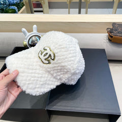 BASEBALL CAP IN WHITE FLEECE 431372