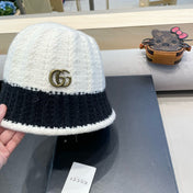 KNIT BUCKET HAT IN WHITE MIX BLACK WOOL 431638