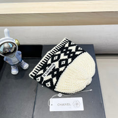 BEANIE HAT IN WHITE MIX BLACK WOOL 431697
