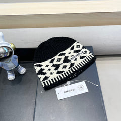 BEANIE HAT IN BLACK MIX WHITE WOOL 431698
