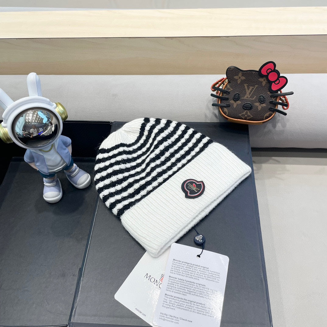 BEANIE HAT IN WHITE MIX BLACK CASHMERE 436733