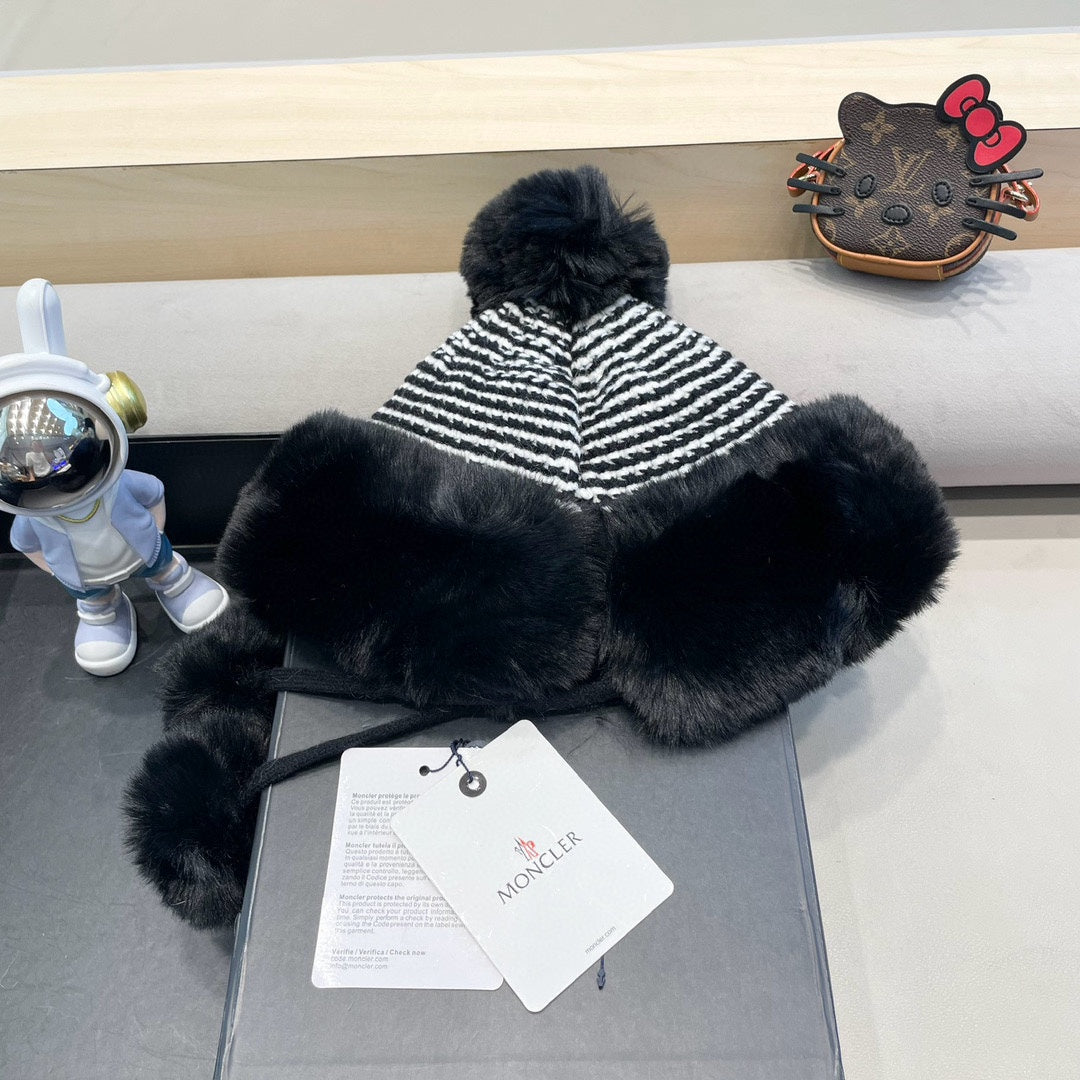 BEANIE HAT IN BLACK WOOL AND FLEECE 436748