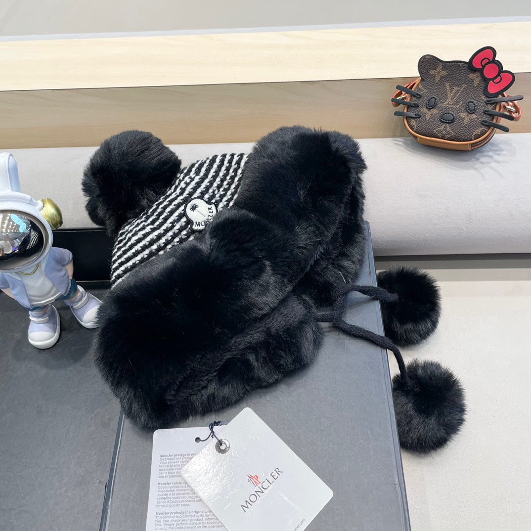 BEANIE HAT IN BLACK WOOL AND FLEECE 436748