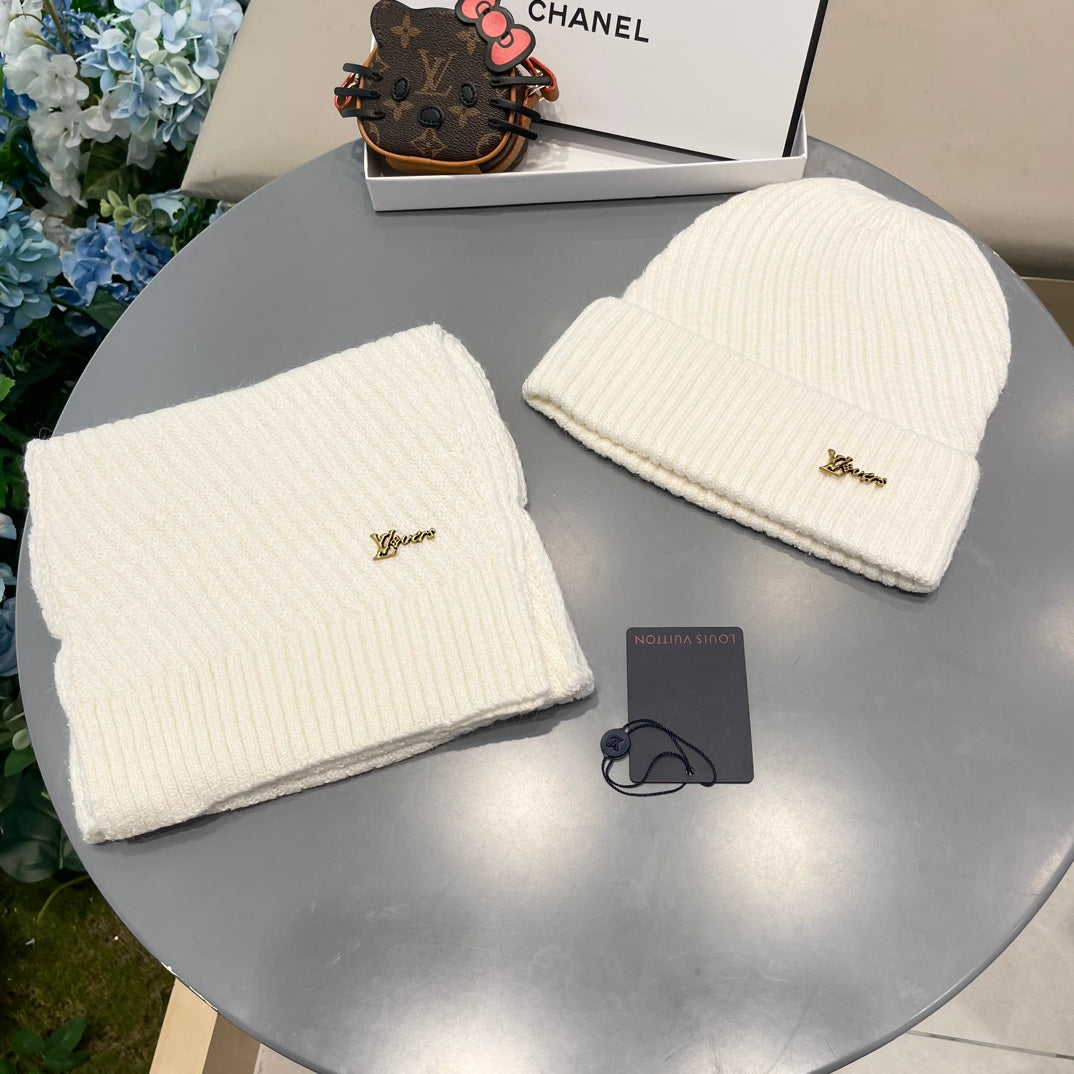 SET SCARF AND HAT IN WHITE WOOL 436223