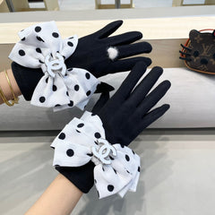 GLOVES IN BLACK MIX WHITE WOOL 454572