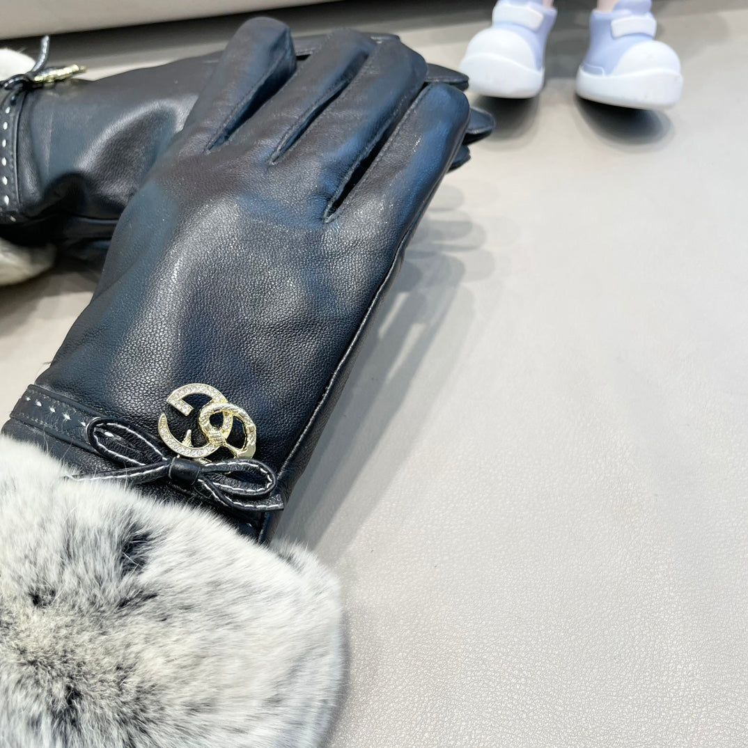 FUR-TRIMMED LAMBSKIN GLOVES BLACK WITH BOW 456265