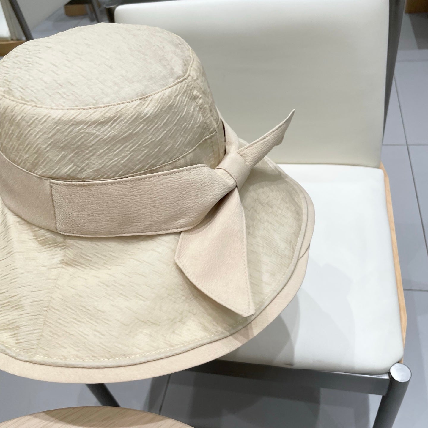 BUCKET HAT MODEL 650698 IN BEIGE FABRIC