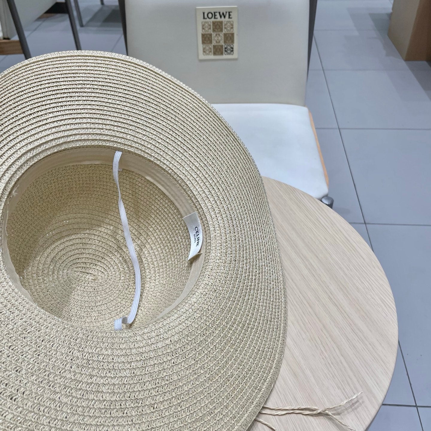 WIDE BRIM HAT MODEL 652185 IN BEIGE WOVEN STRAW