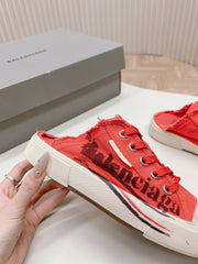 SNEAKER MULES IN RED CANVAS GRAFFITI LOGO