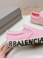 SLIP-ON SNEAKERS GRAFFITI IN PINK CANVAS