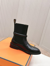 KELLY BUCKLE SHORT BOOTS IN BLACK CALFSKIN