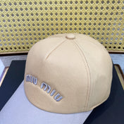 MM BASEBALL CAP IN LIGHT BEIGE AND PURPLE FABRIC WITH LOGO EMBROIDERY
