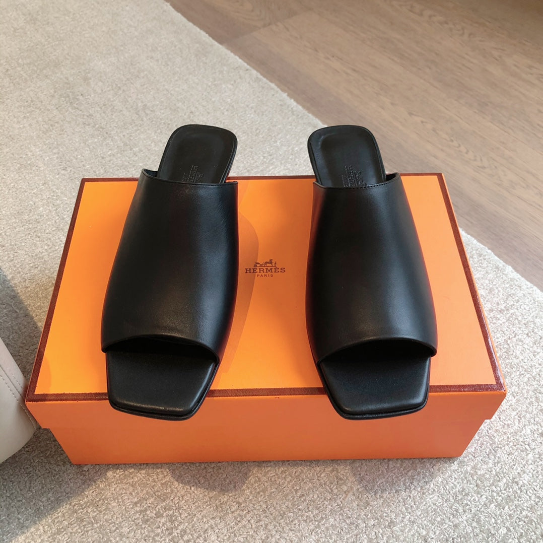 ICONIQUE 25 SANDAL BLACK CALFSKIN