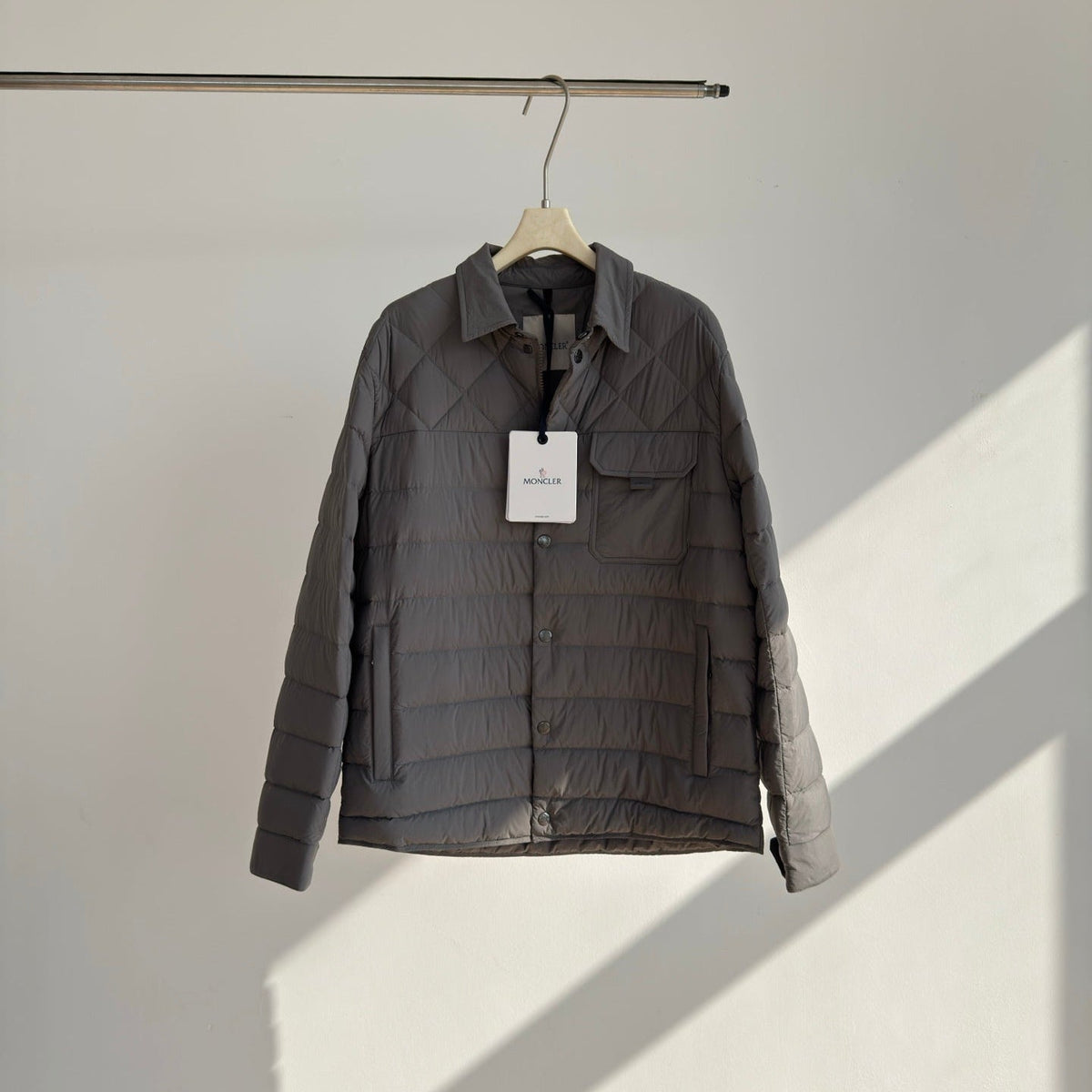 MONCLER 25S LIGHTWEIGHT DOWN JACKET 206
