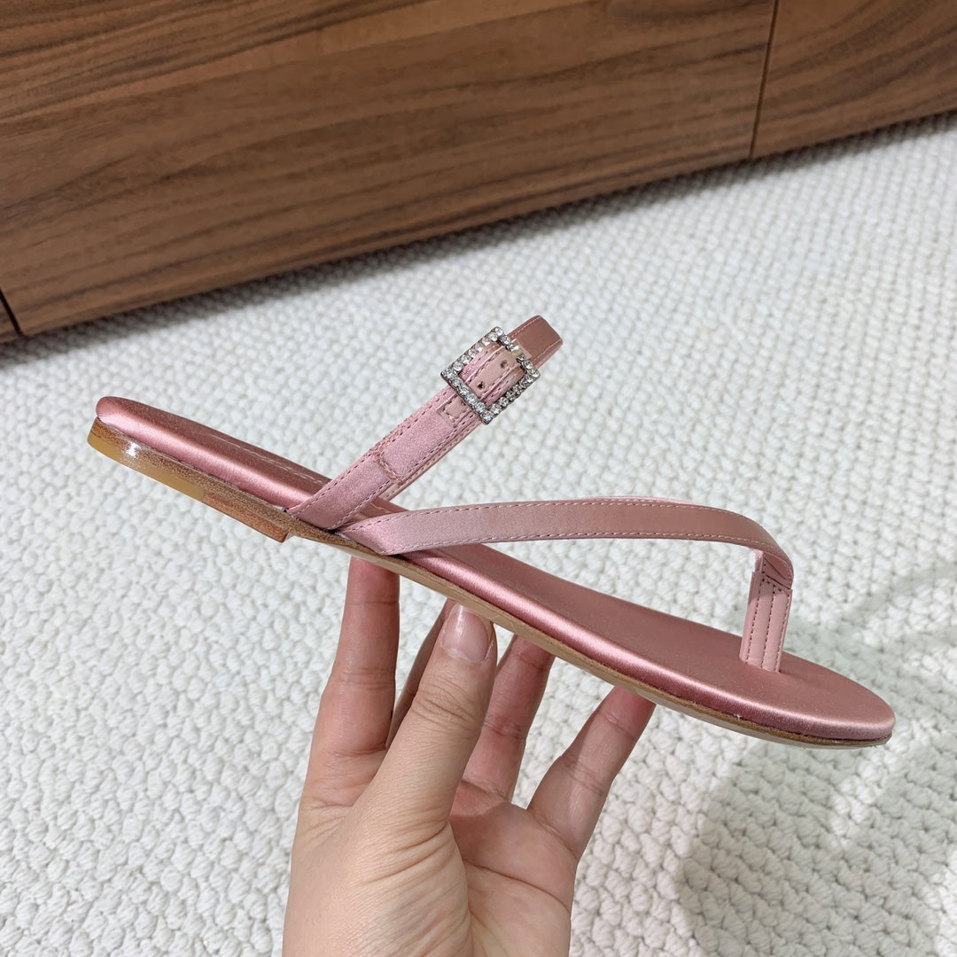 SL CRYSTAL BUCKLE THONG SANDAL LIGHT PINK SATIN