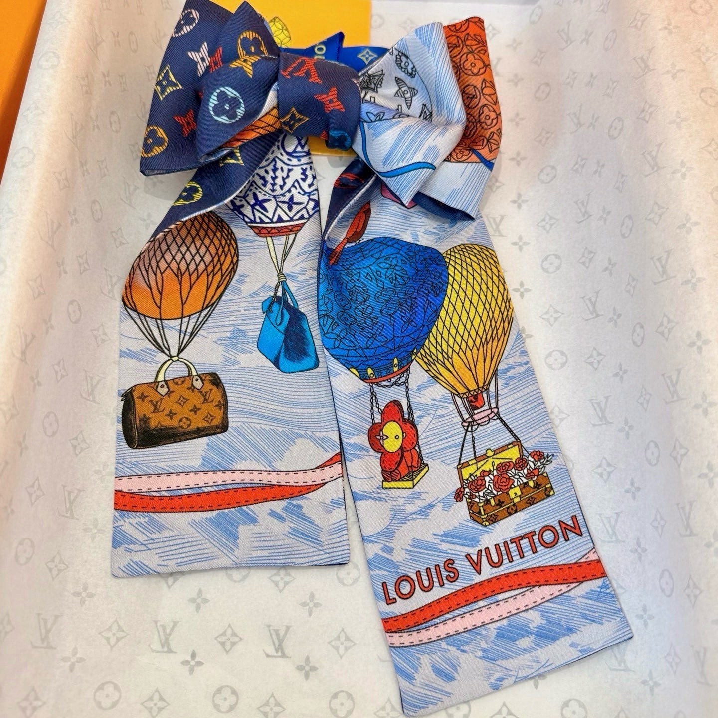 LV TWILLY 120 CM IN SILK 714366