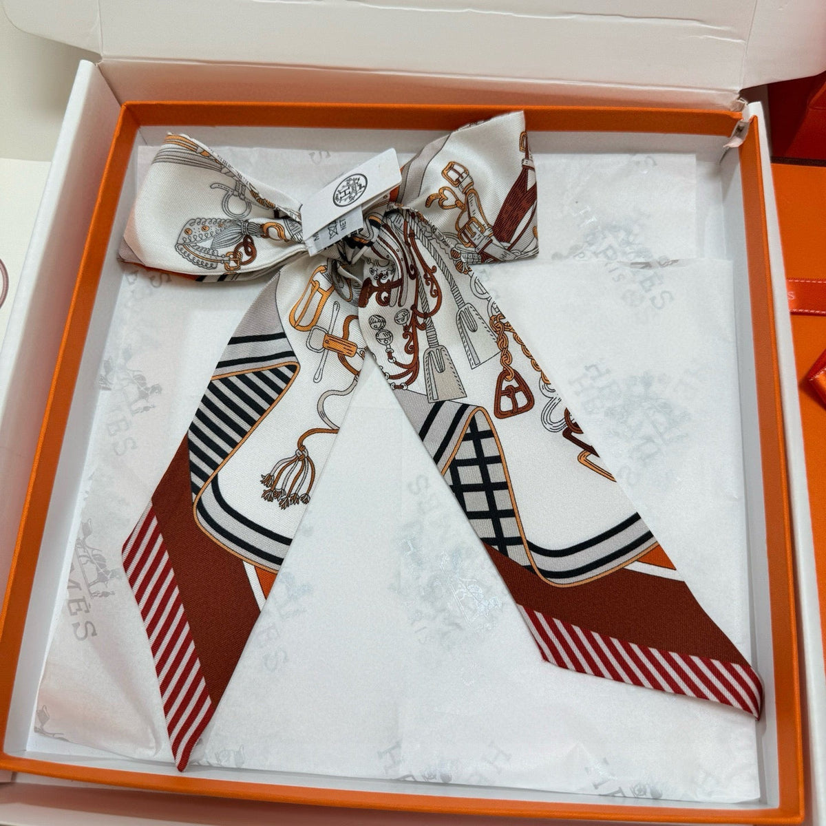 HERMES 25S SCARF 90 IN SILK 853144