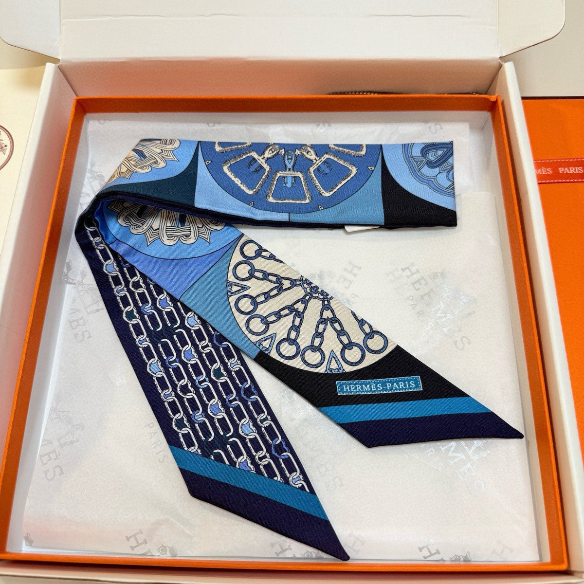 HERMES 25S SCARF 90 IN SILK 856725