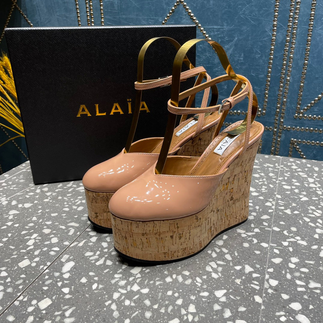 ALAIA WEDGE PUMP 15 CM IN ALMOND BEIGE LAMBSKIN AND BEIGE RUBBER