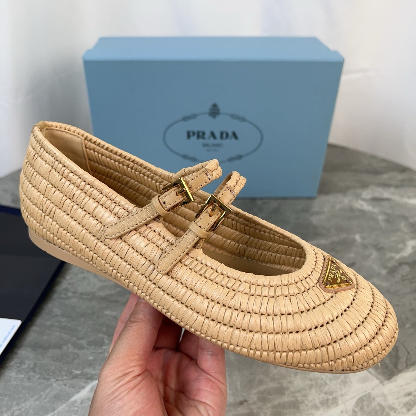 PRADA 25S BALLET FLAT IN NATURAL RAFFIA AND CALFSKIN