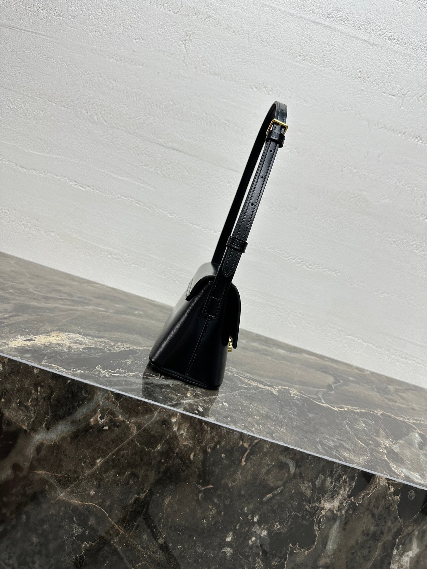 CELINE 25S TRIOMPHE BAG 24 IN BLACK SHINY CALFSKIN