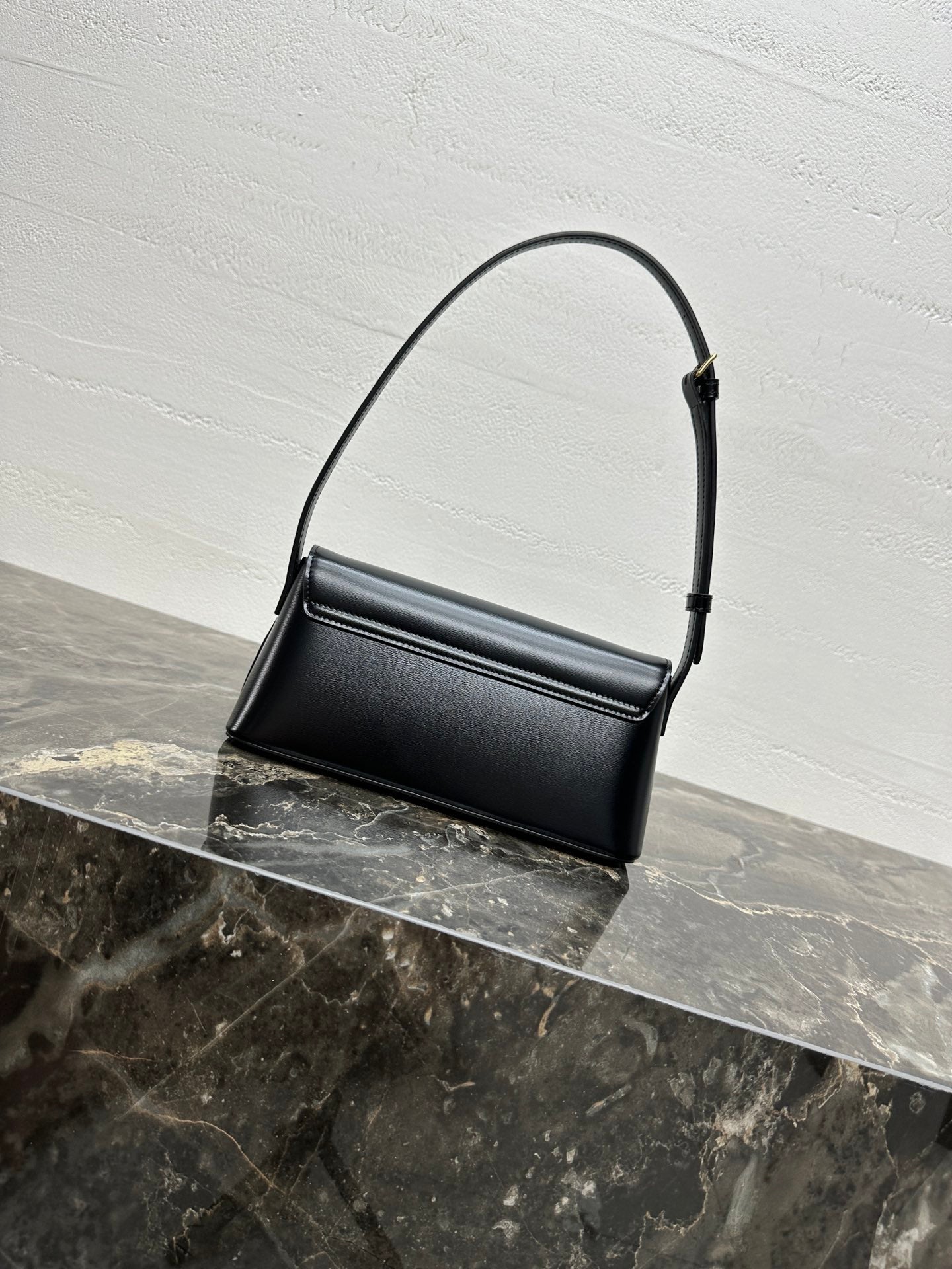 CELINE 25S TRIOMPHE BAG 24 IN BLACK SHINY CALFSKIN