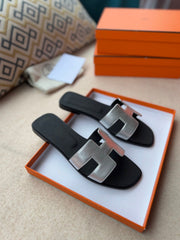 0RAN SANDALS IN SILVER CALFSKIN