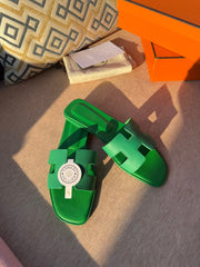 0RAN SANDALS IN SHAMROCK GREEN CALFSKIN