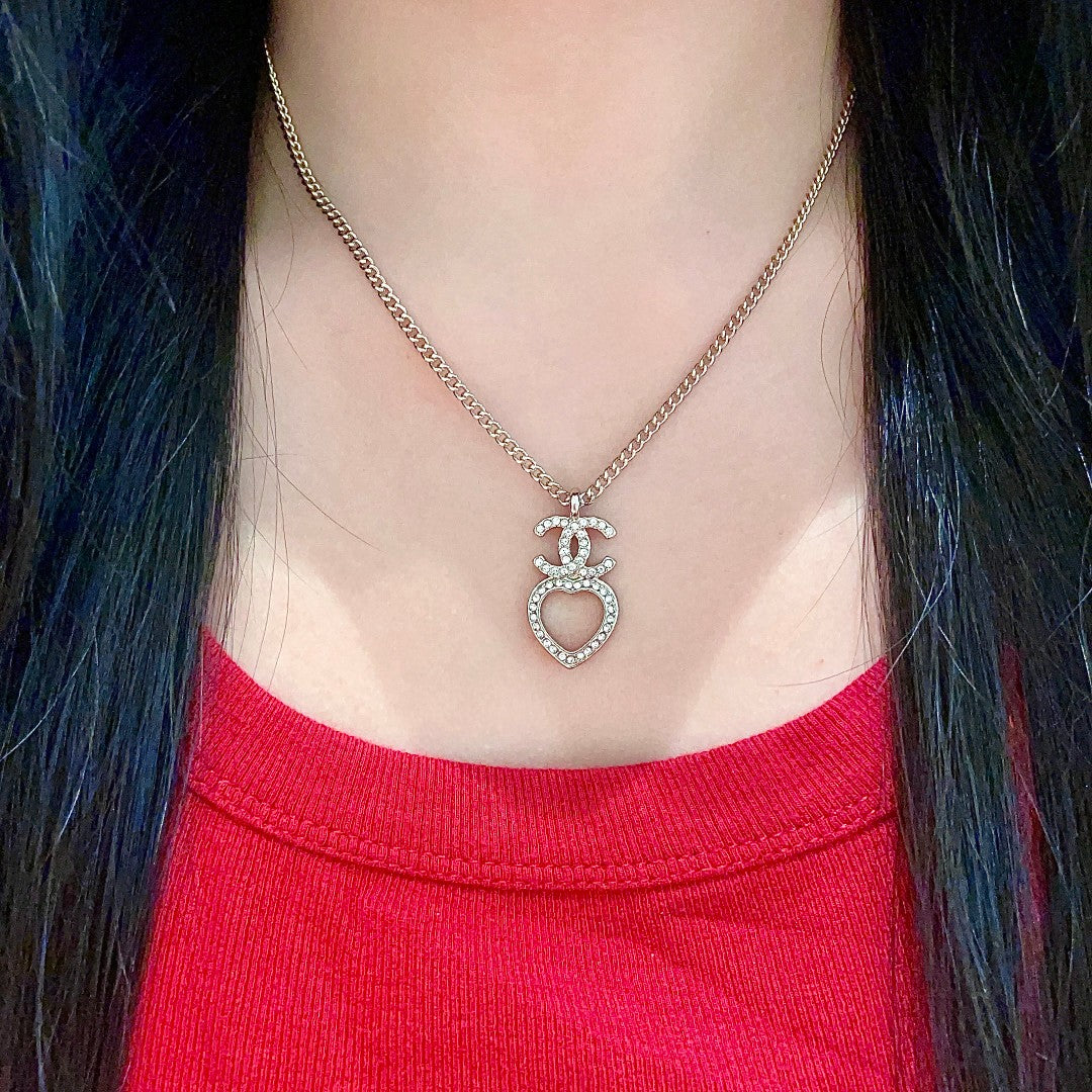 DOUBLE C HEART NECKLACE WITH CRYSTALS WHITE PEARLS AND SILVER METAL