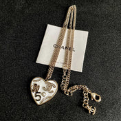 CHANEL 26S DOUBLE C LOGO NO.5 FLORAL HEART NECKLACE IN WHITE ENAMEL & GOLD METAL 630794