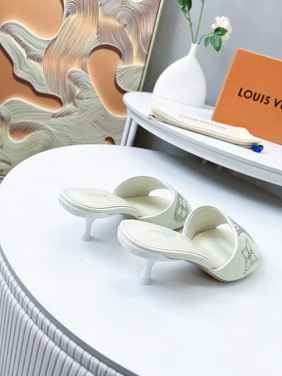 HIGH MULE IN WHITE LAMBSKIN WITH RHINSTONES 55 MM