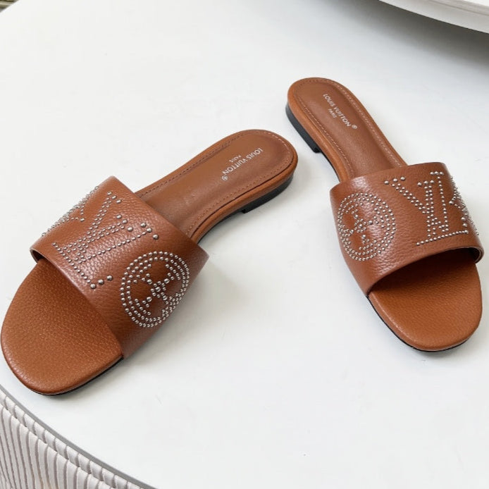 FLAT SLIDE IN BRONZE BROWN LAMBSKIN WITH RHINSTONES
