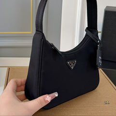 HOBO RE-EDITION BAG 22 IN BLACK RE-NYLON