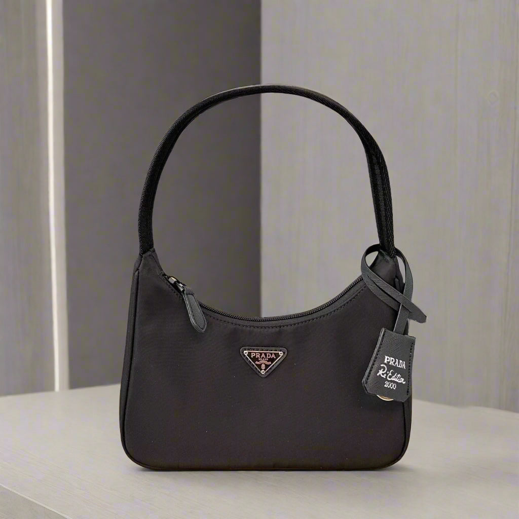 HOBO RE-EDITION BAG 22 IN BLACK RE-NYLON