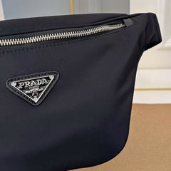 TRIANGLE LOGO BELT BAG 20 IN BLACK RE-NYLON