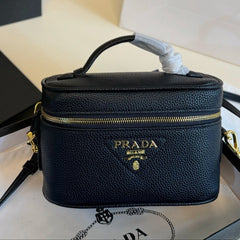 VANITY CASE BAG 19 IN BLACK CALFSKIN GOLD HARDWARE
