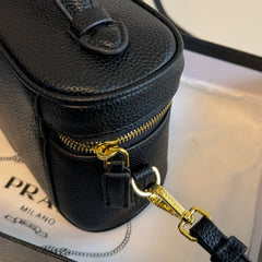 VANITY CASE BAG 19 IN BLACK CALFSKIN GOLD HARDWARE