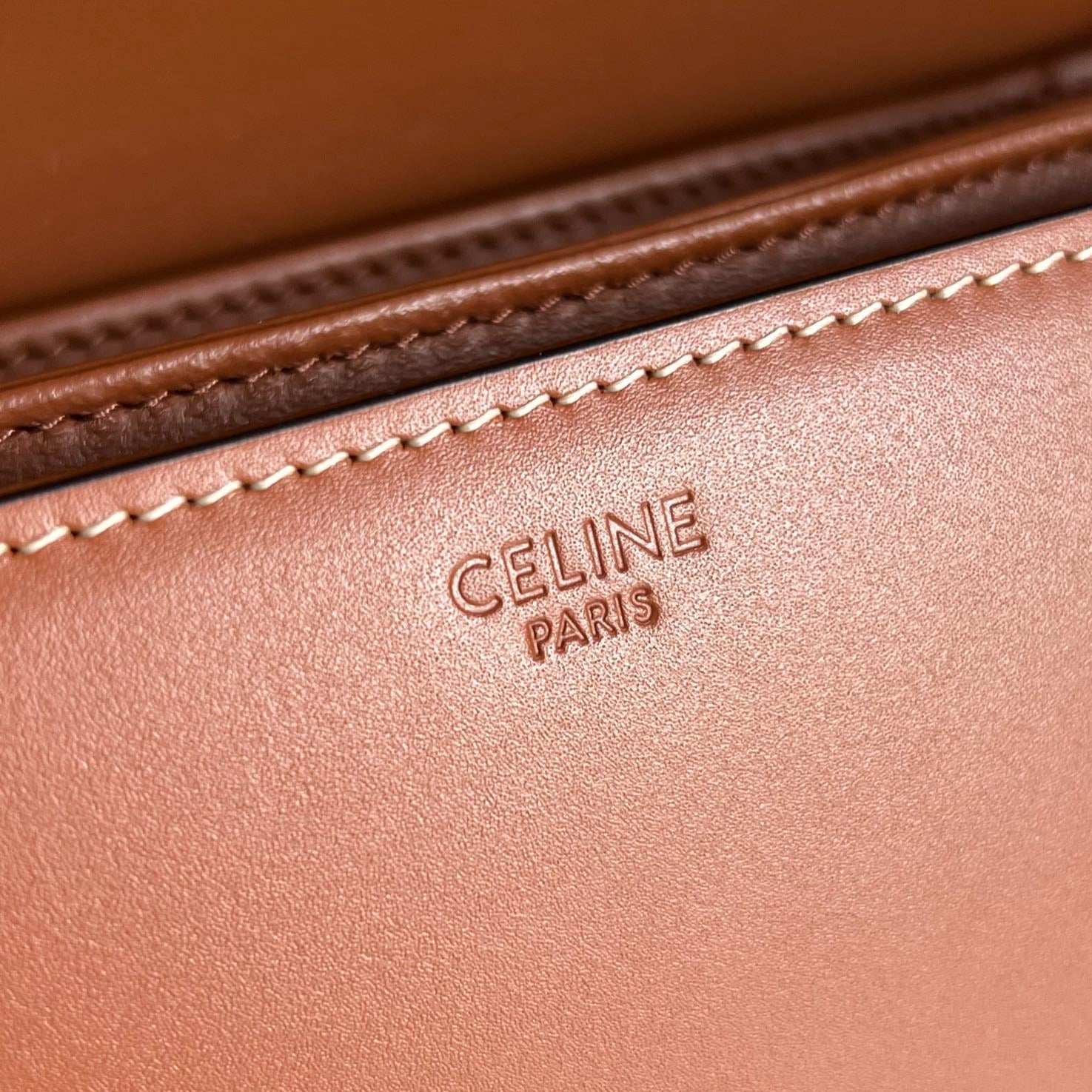 CLASSIQUE TRIOMPHE 22 TAN SMOOTH CALFSKIN