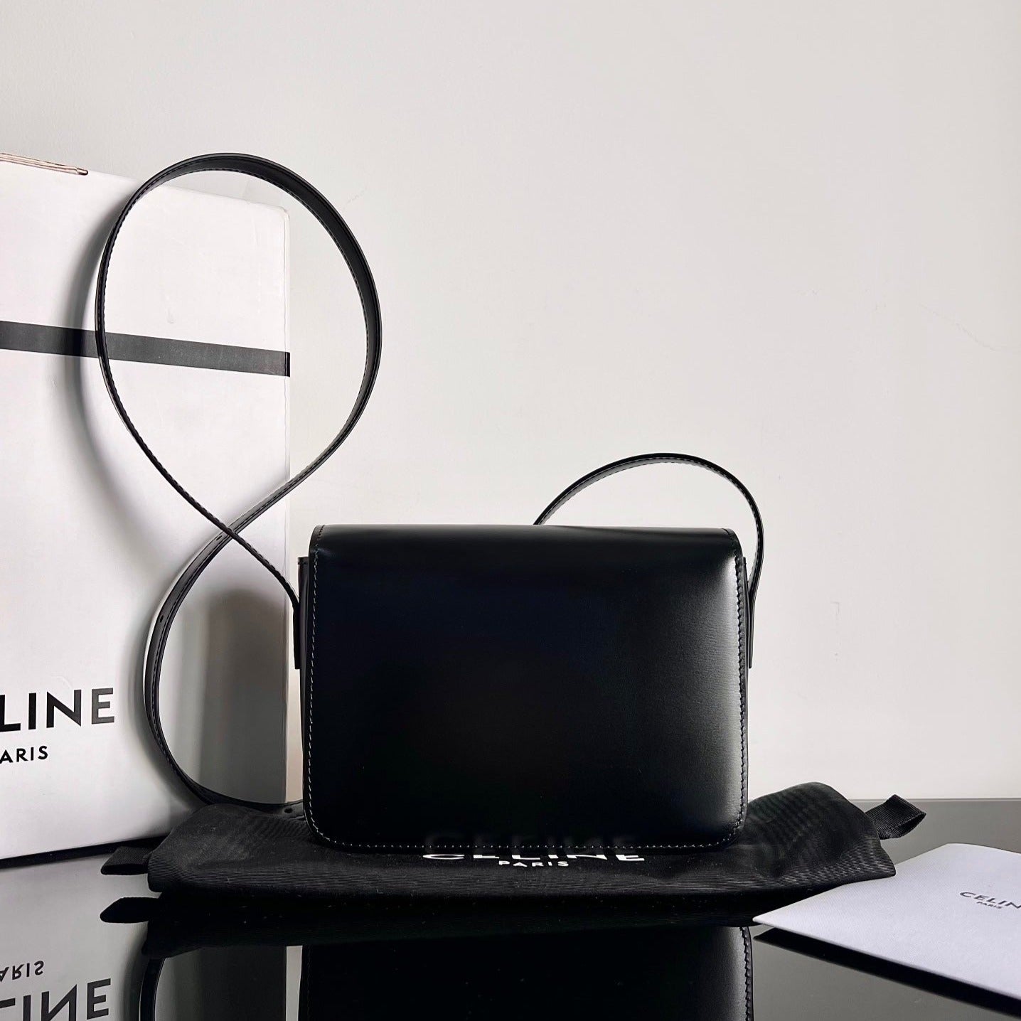 CLASSIQUE TRIOMPHE 22 BLACK SMOOTH CALFSKIN