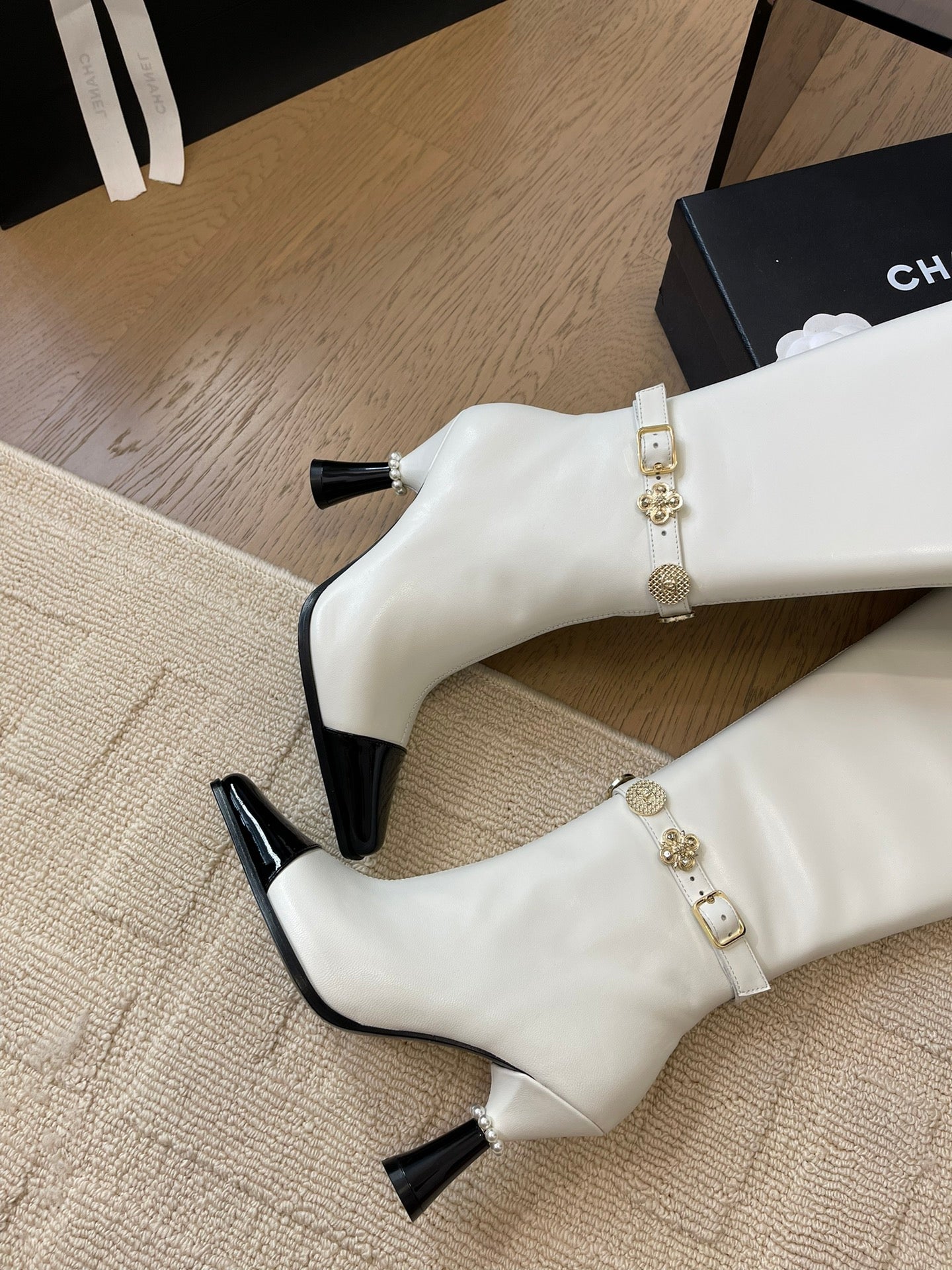 KNEE HIGH BOOTS IN WHITE MIX BLACK CALFSKIN
