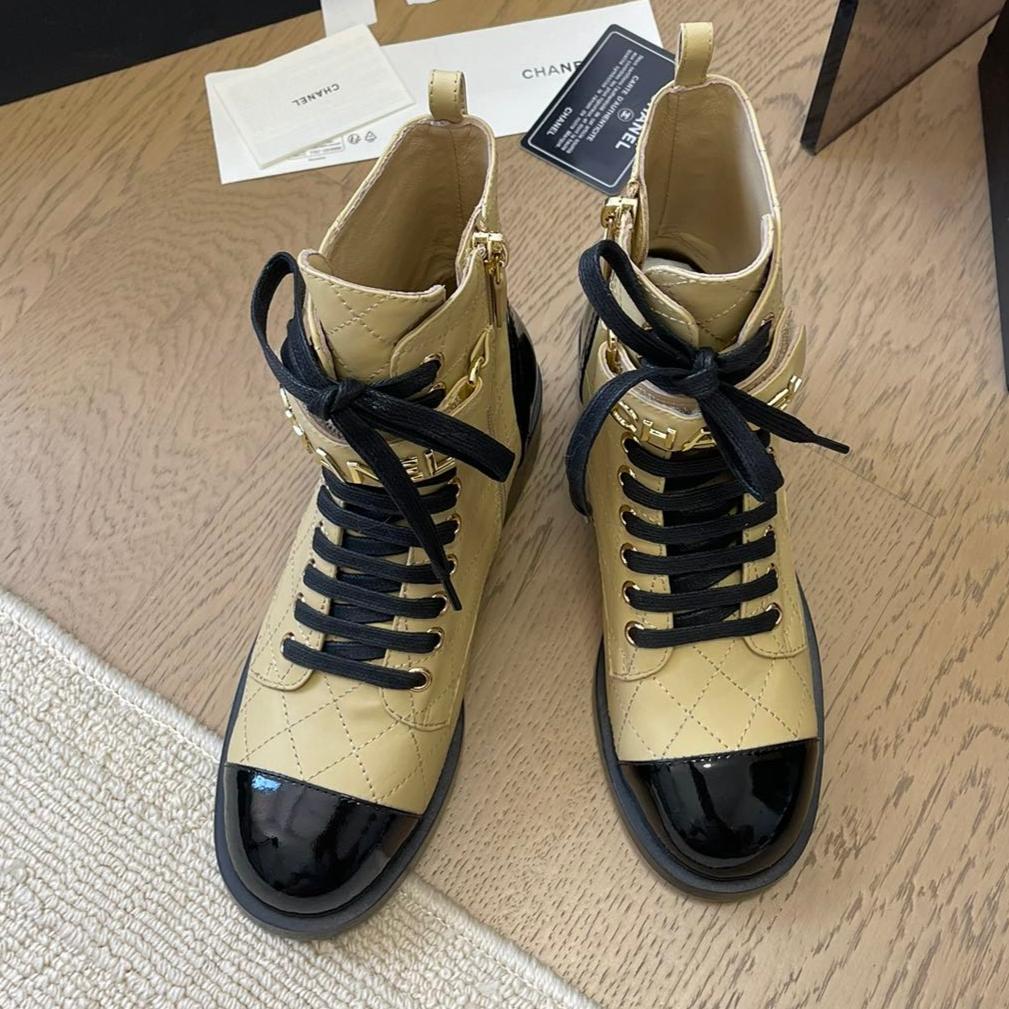 ALPHABET MARTIN BOOTS IN FLAX YELLOW LAMBSKIN