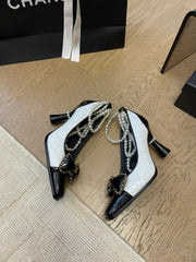 HIGH HEEL 8 CM IN WHITE MIX BLACK CALFSKIN WITH PEARL CHAIN