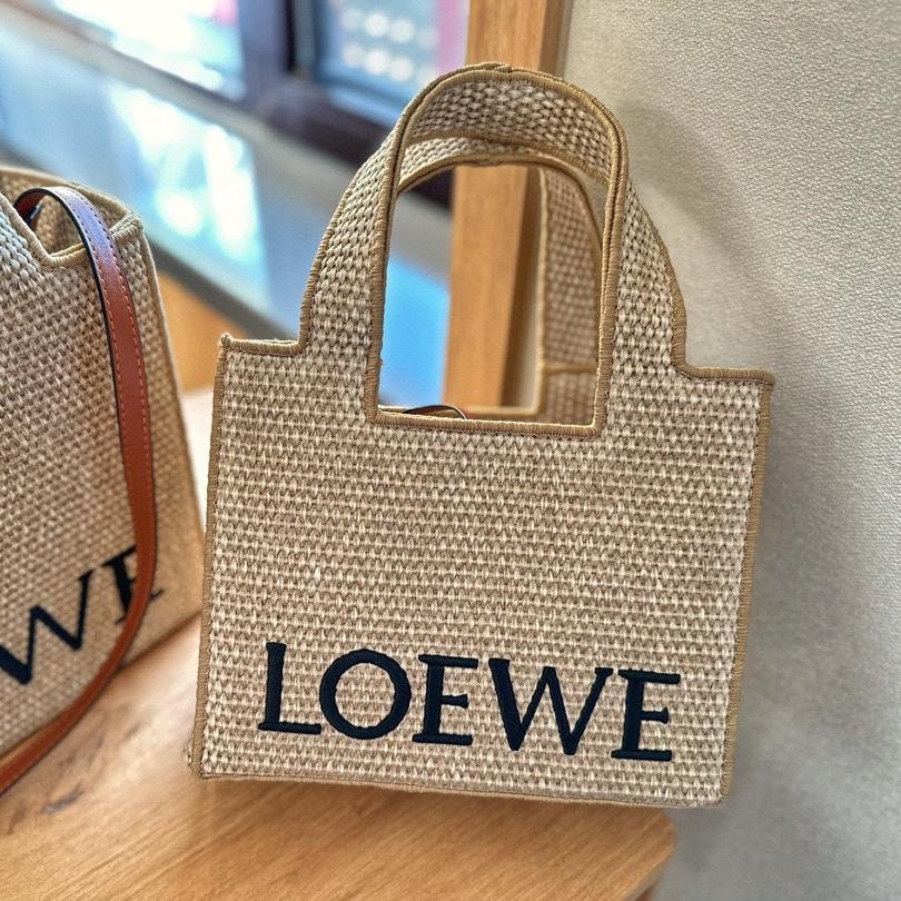 LOE MINI 24 FONT TOTE IN NATURAL RAFFIA