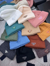 BEANIE HAT IN BLACK WOOL 332393