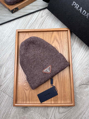 BEANIE HAT IN BRUNETTE BROWN WOOL 332399