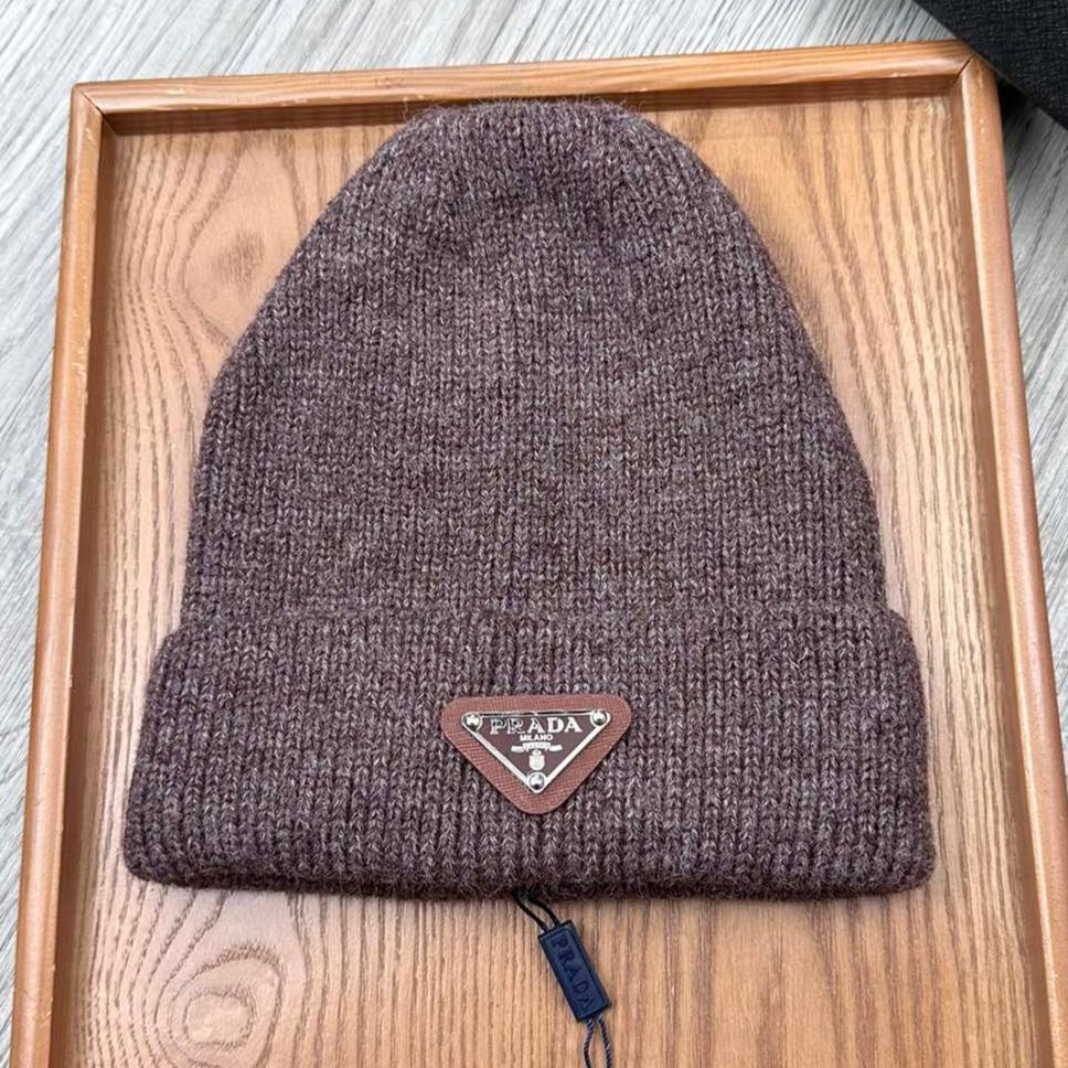 BEANIE HAT IN BRUNETTE BROWN WOOL 332399