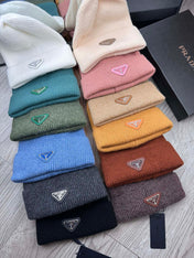 BEANIE HAT IN ROSE PINK WOOL 332401